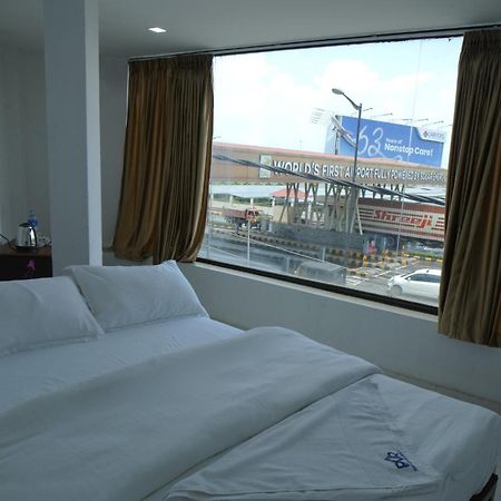 מלון נדומבסרי Port View Residency Pvr מראה חיצוני תמונה