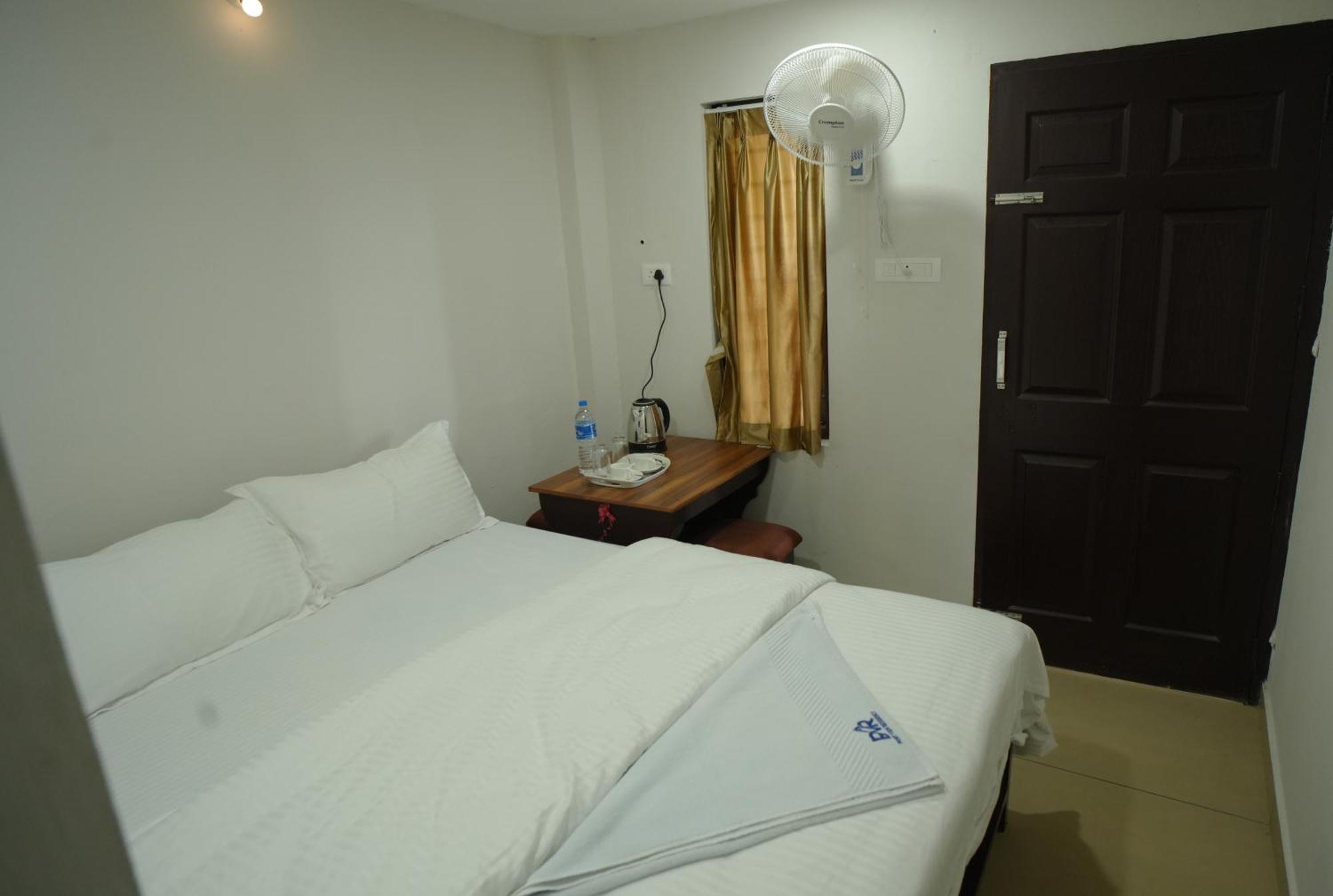 מלון נדומבסרי Port View Residency Pvr מראה חיצוני תמונה