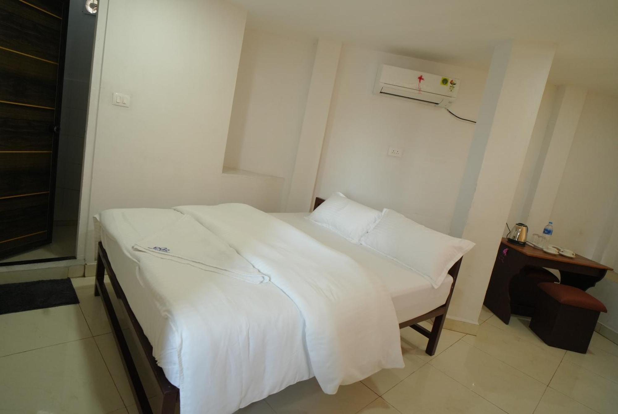 מלון נדומבסרי Port View Residency Pvr מראה חיצוני תמונה