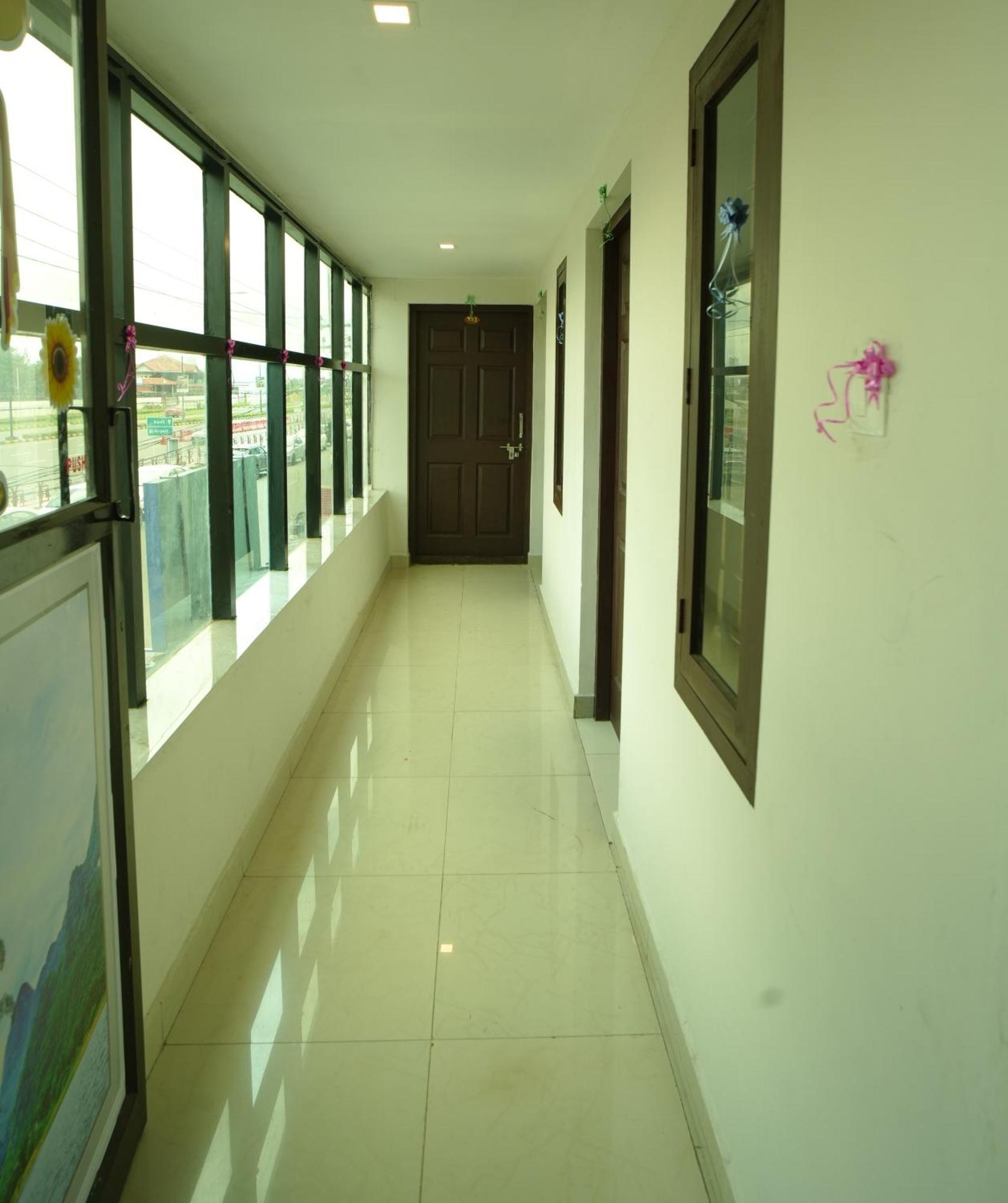 מלון נדומבסרי Port View Residency Pvr מראה חיצוני תמונה