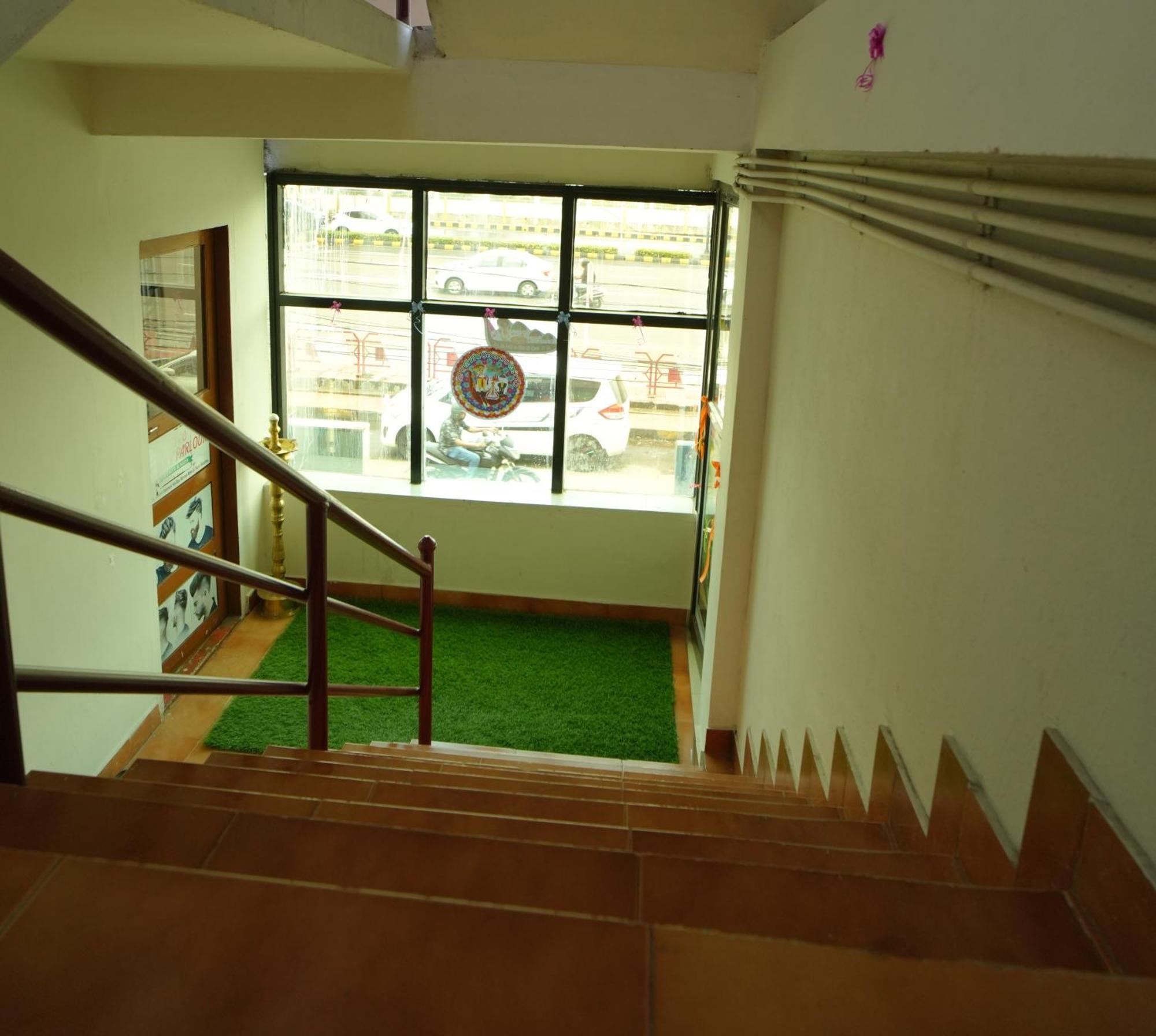 מלון נדומבסרי Port View Residency Pvr מראה חיצוני תמונה