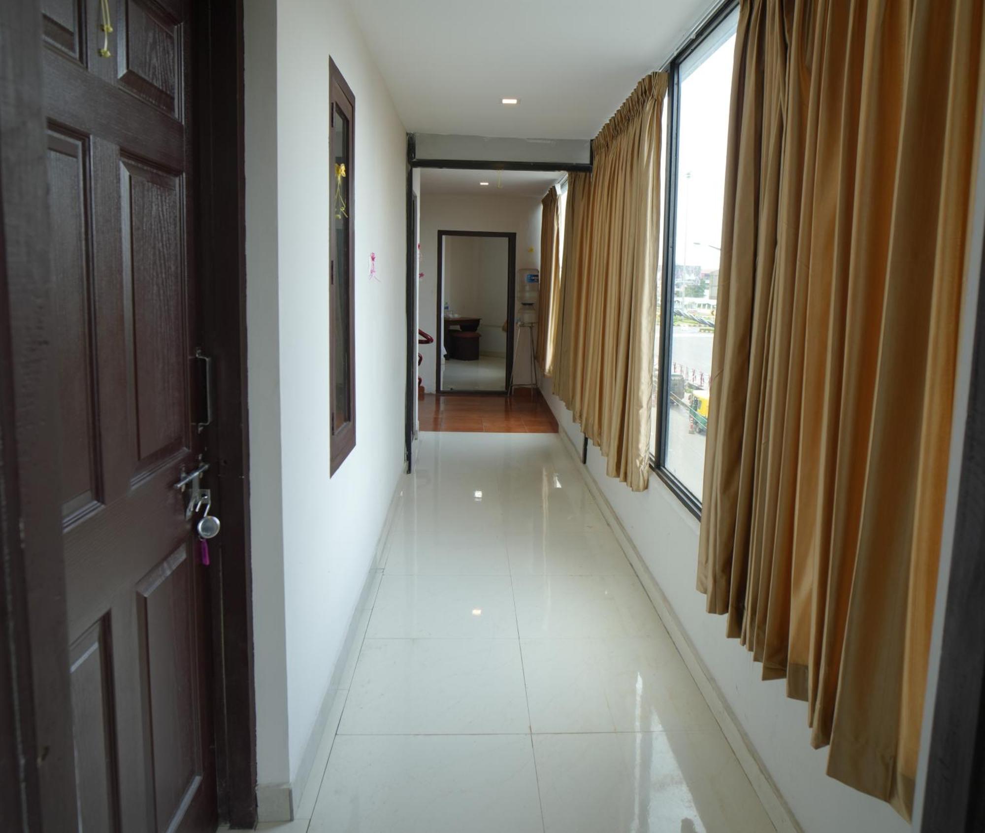 מלון נדומבסרי Port View Residency Pvr מראה חיצוני תמונה